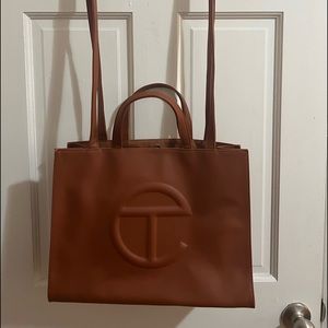 Telfar Médium Tan Shopping Bag